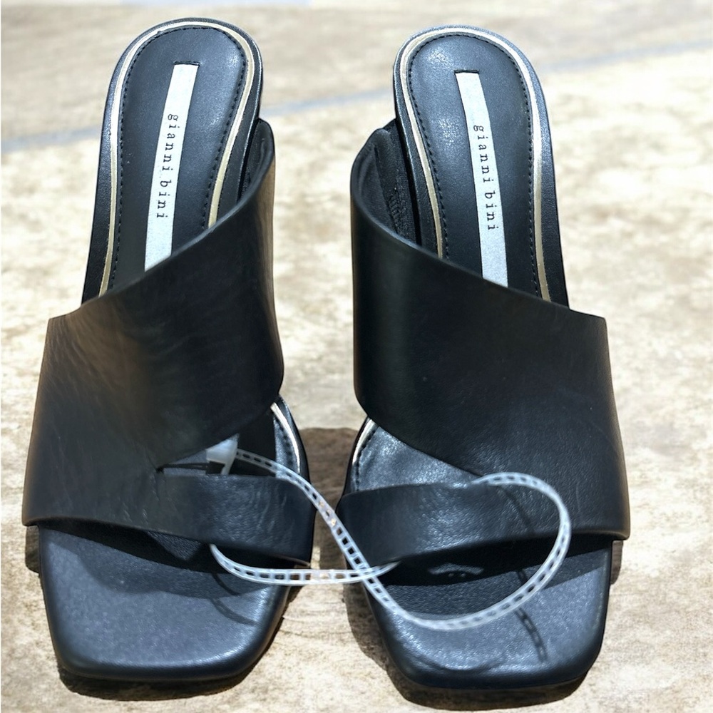 Gianni Bini Paityn Leather Architectural Pearl Detail Wedge Slide Sandals - Picture 4 of 6